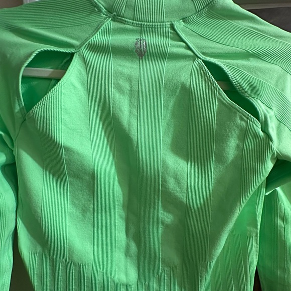 NWT free people movement- Size S -offside layer in Lime Zest - Picture 8 of 10
